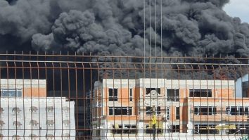 Incendiu puternic în București. 6 autospeciale intervin