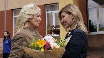 Prima doamnă a Ucrainei, primită cu flori la Casa Albă. Urmează să se adreseze Congresului american