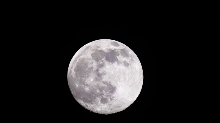 STUDIU. Solul lunar poate transforma dioxidul de carbon în oxigen și ar putea susține viața în spațiu