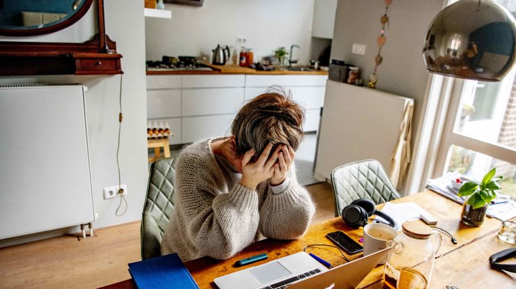 Munca la distanță și restricțiile au creat un dezechilibru în stilul de viață al românilor