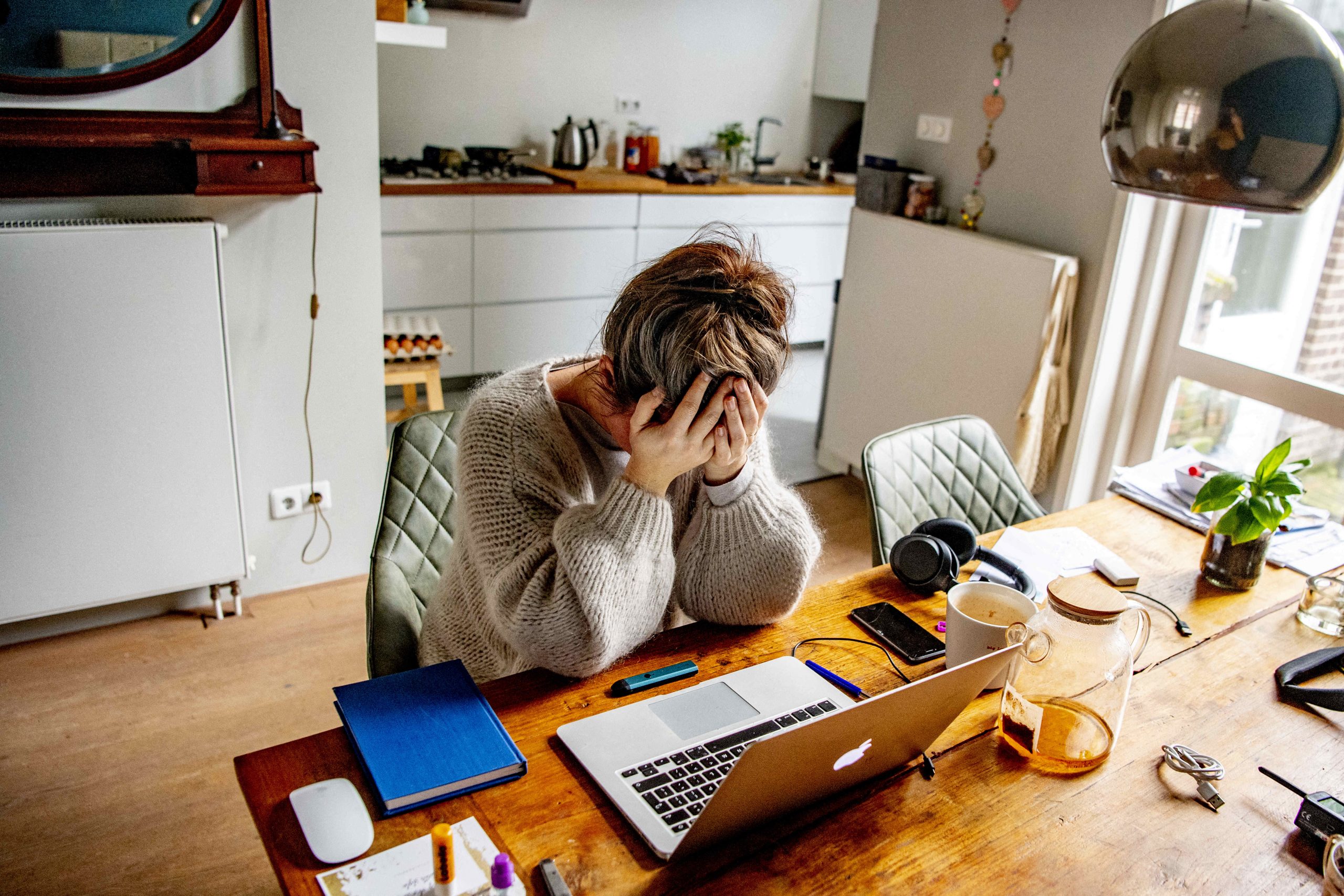 Revenirea la birou pune în dificultate tot mai mulți angajați, potrivit unui studiu