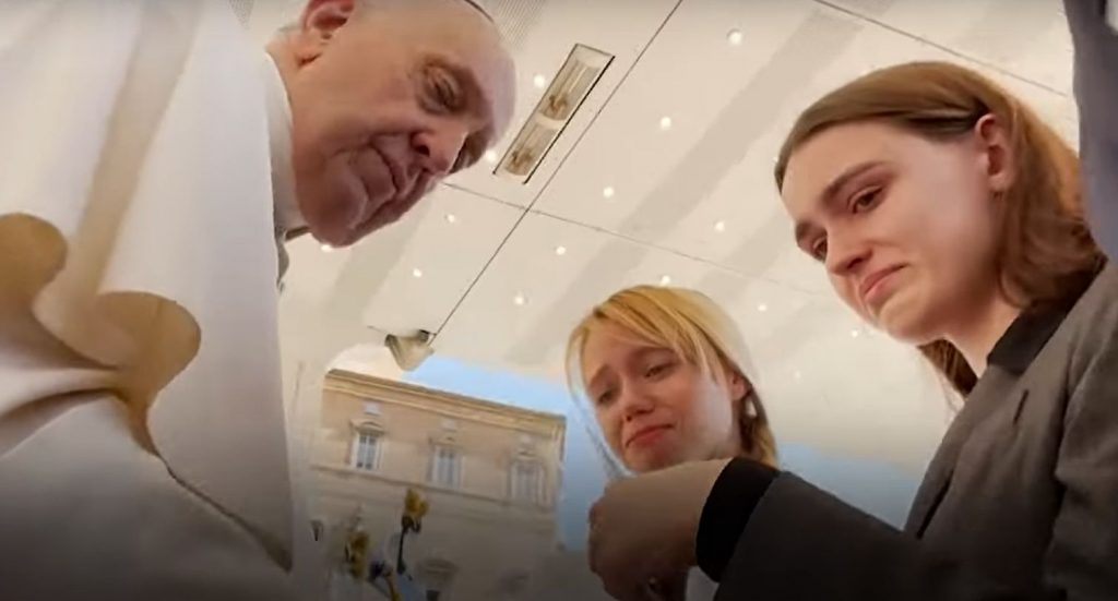 Papa Francisc s-a întâlnit cu soțiile unor militari din batalionul Azov