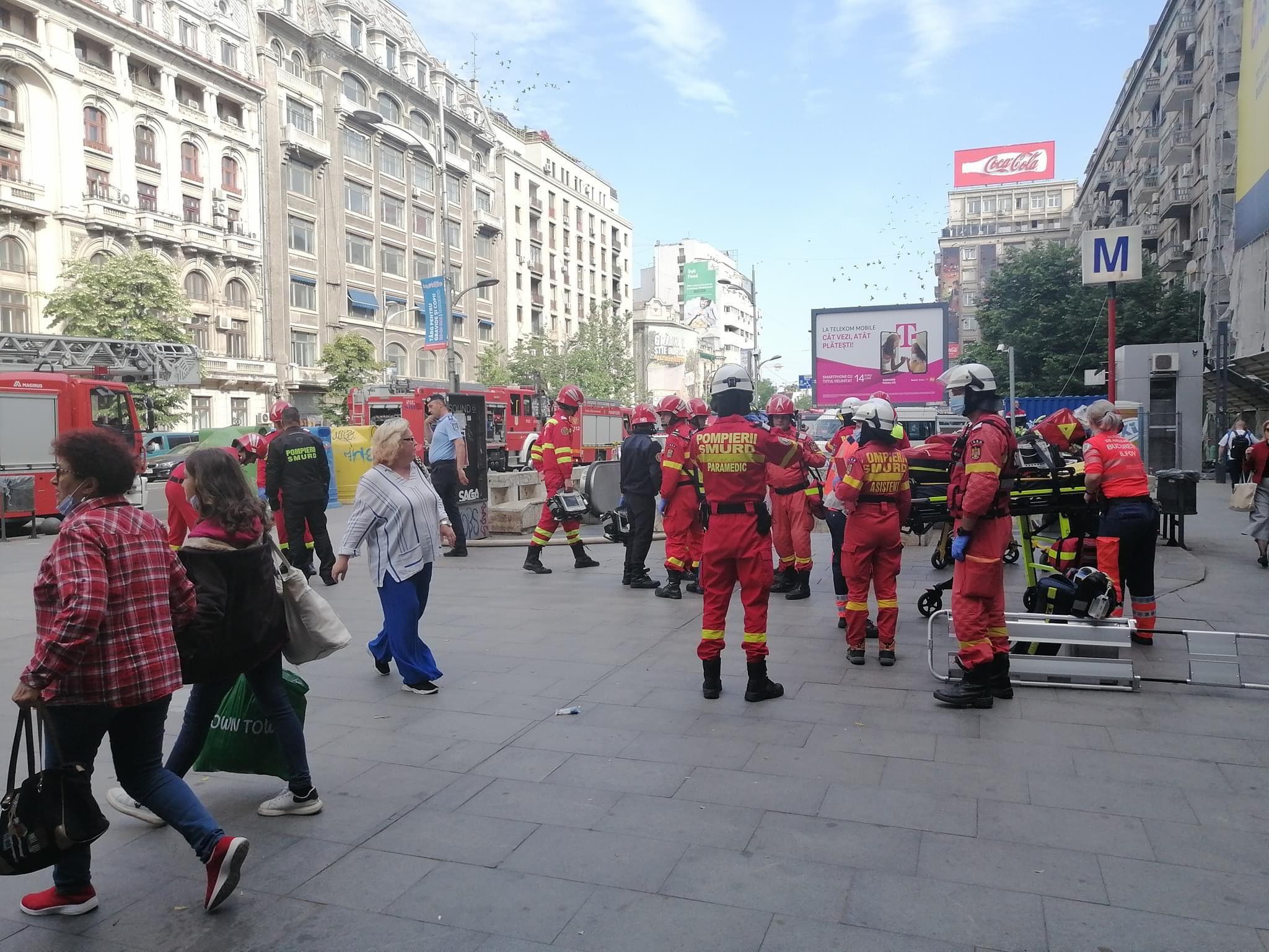 Un tren Metrorex a luat foc la Piața Romană. S-a activat planul roșu de intervenție