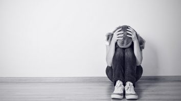 STUDIU: Pandemia COVID-19 i-a făcut pe tineri să fie mai deprimați