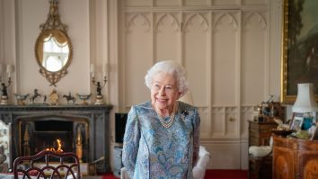 Regina Elisabeta a Marii Britanii va lipsi de la petrecerile din grădina regală