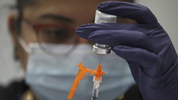 Un vaccin anti-HIV în fază incipientă dă rezultate pozitive. Dacă va funcționa, acesta va fi primul vaccin HIV de succes după aproape 40 de ani de cercetare