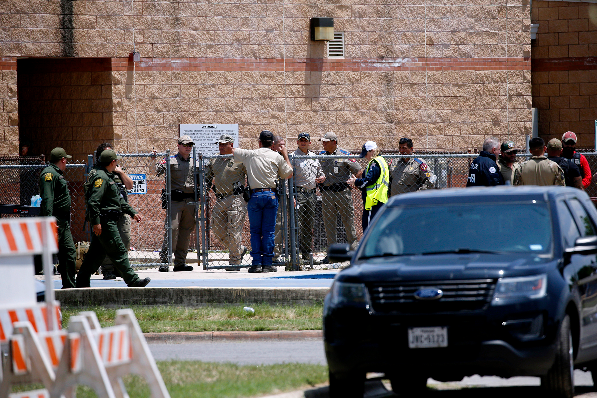 18 elevi și 3 adulți au murit într-un atac armat la o școală din Texas, pornit de un adolescent de 18 ani