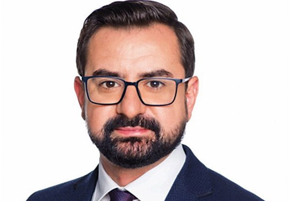 Fostul ministru al Agriculturii, Adrian Chesnoiu, cercetat pentru instigare şi abuz în serviciu