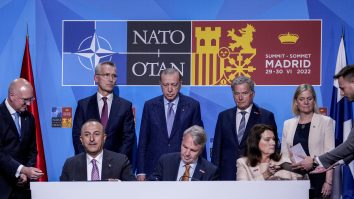 Turcia ridică dreptul de veto la intrarea Suediei și Finlandei în NATO