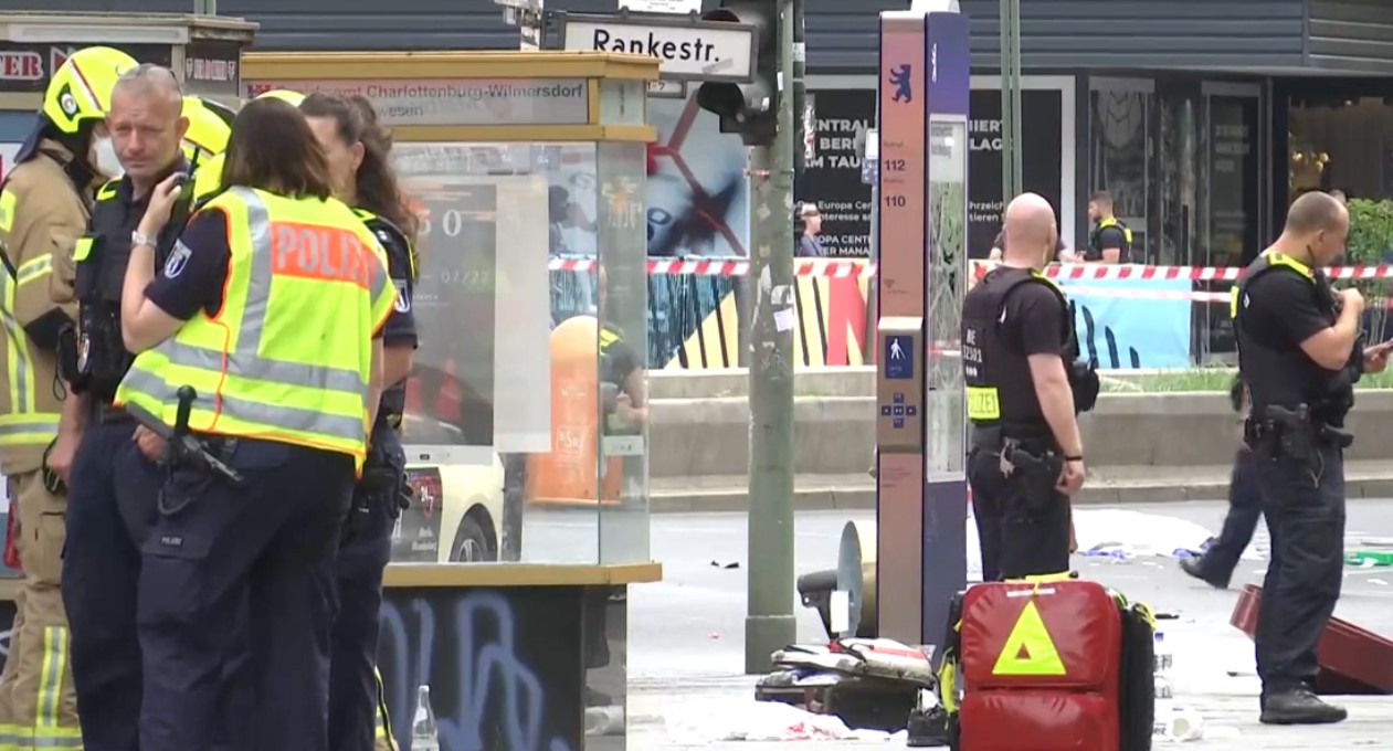 UPDATE. Cel puțin un mort și 8 răniți după un posibil atentat în Berlin