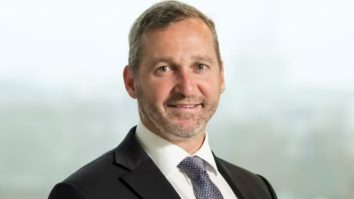 CEO-ul unei firme de 68 de miliarde de dolari demisionează pentru a „sta la plajă și a nu face nimic”