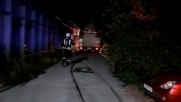 Incendiu de proporţii într-un depozit de hârtie igienică de lângă Bucureşti