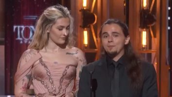 VIDEO. Copiii lui Michael Jackson, Paris și Prince, omagiu pentru tatăl lor la Premiile Tony