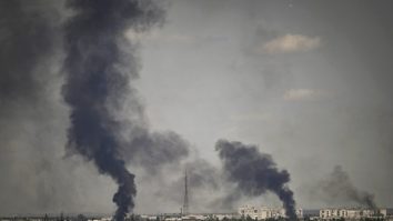 Rusia continuă campania din Donețk, în timp ce Ucraina cere avioane de luptă