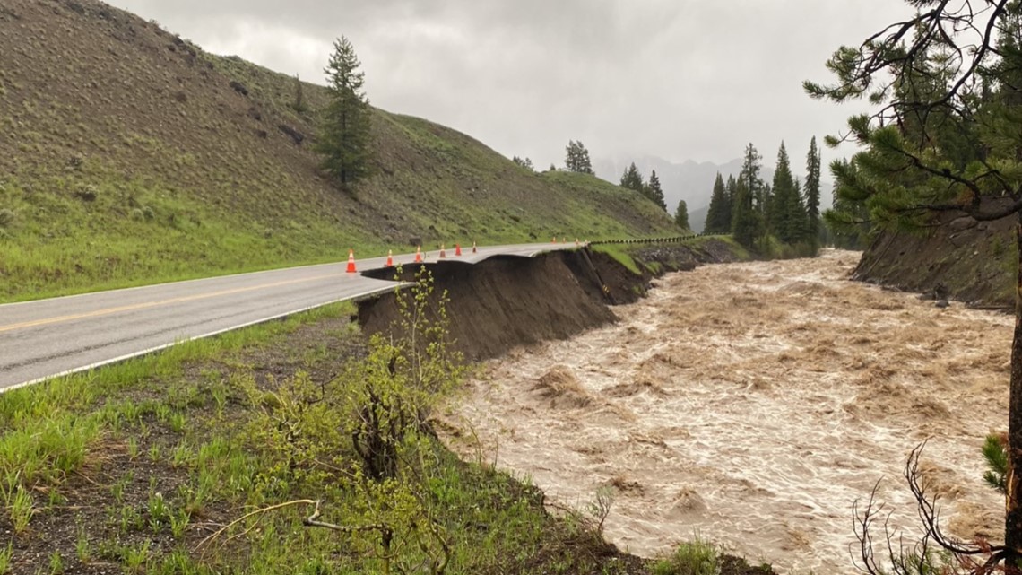 Din cauza inundațiilor, Parcul Naţional Yellowstone a fost închis pentru prima oară în 34 de ani
