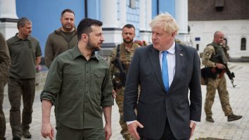 Marea Britanie își dublează ajutorul militar cu încă un miliard de lire sterline. Zelenski îi mulțumește