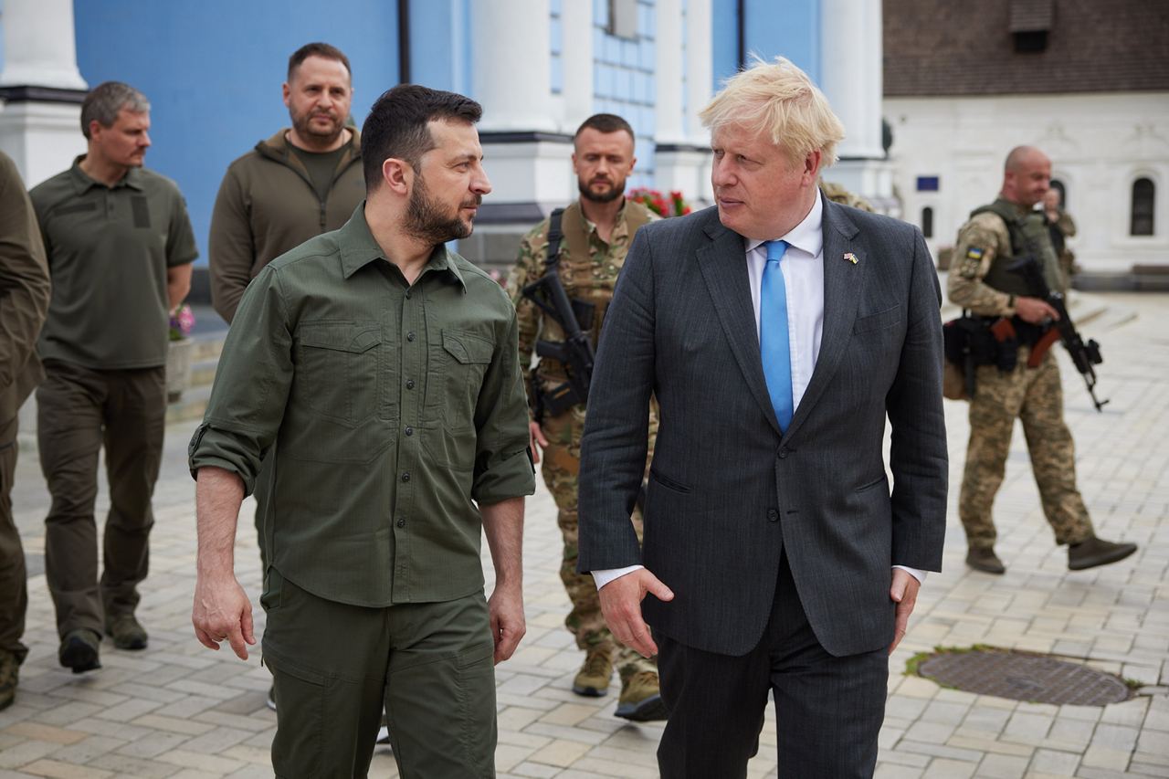 Marea Britanie își dublează ajutorul militar cu încă un miliard de lire sterline. Zelenski îi mulțumește