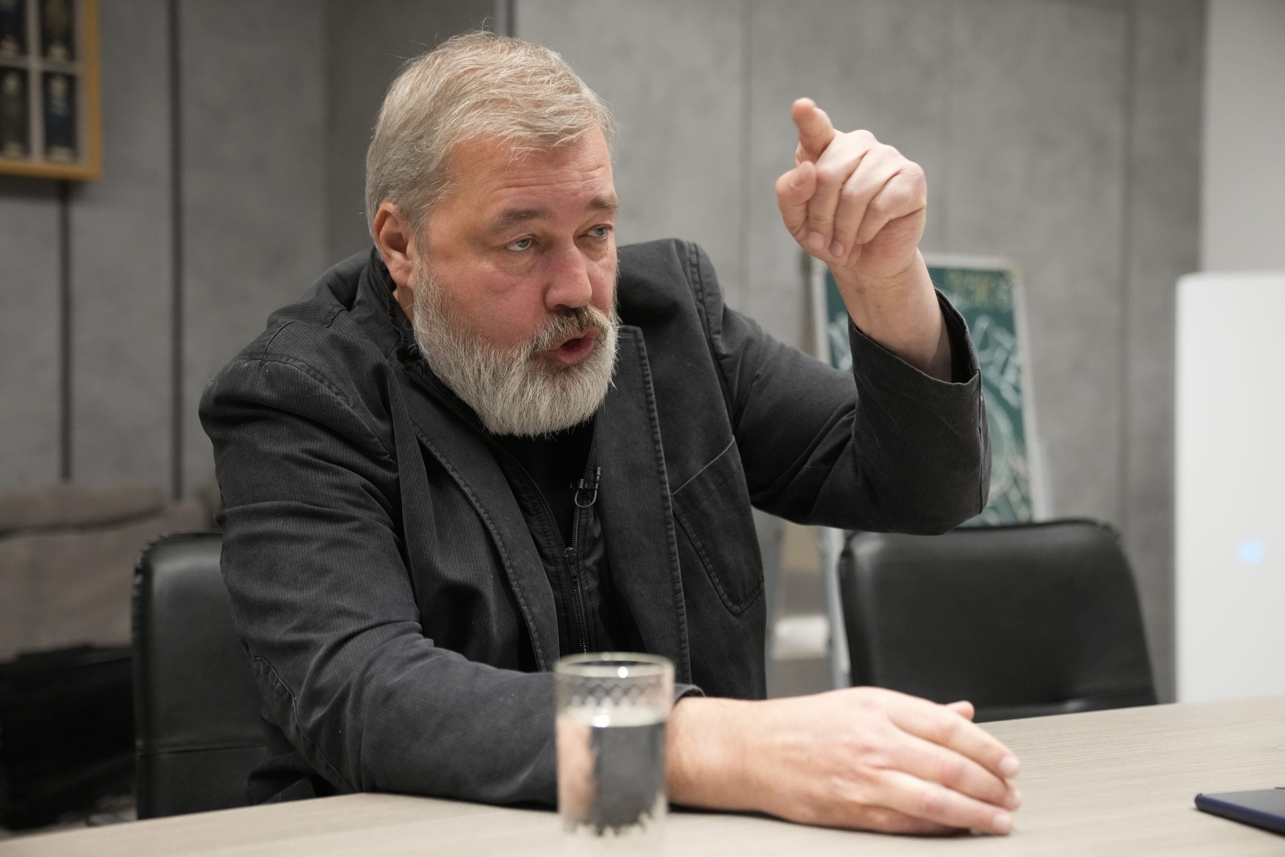 Rusul Dmitry Muratov, laureatul Nobel pentru pace, își scoate medalia la licitație. Banii vor merge în Ucraina