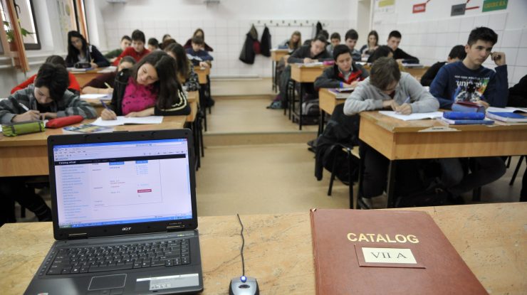 Profesorii ar putea folosi A.I. pentru a corecta temele și pentru a-și planifica lecțiile