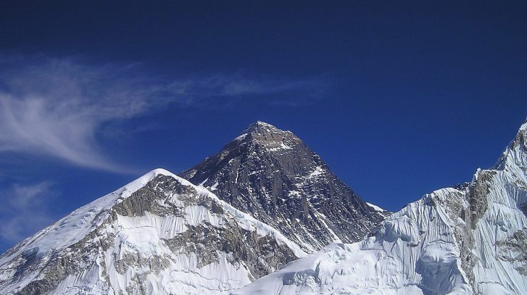 Nepalul ar putea muta tabăra de bază a Everestului