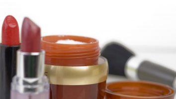 Românii și-au schimbat tendințele de consum. Ce au cumpărat în luna aprilie și la ce au renunțat