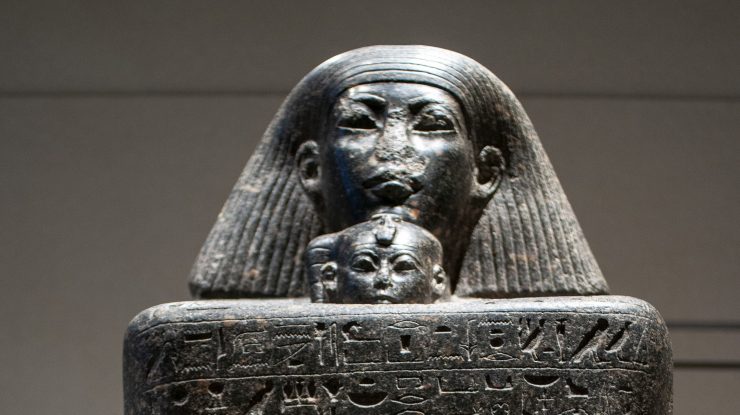 Antichități egiptene confiscate de la muzeul Met din New York, ca parte a anchetei Luvru