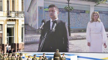 Zelenski: Ucraina nu poate continua lupta fără arme din Occident