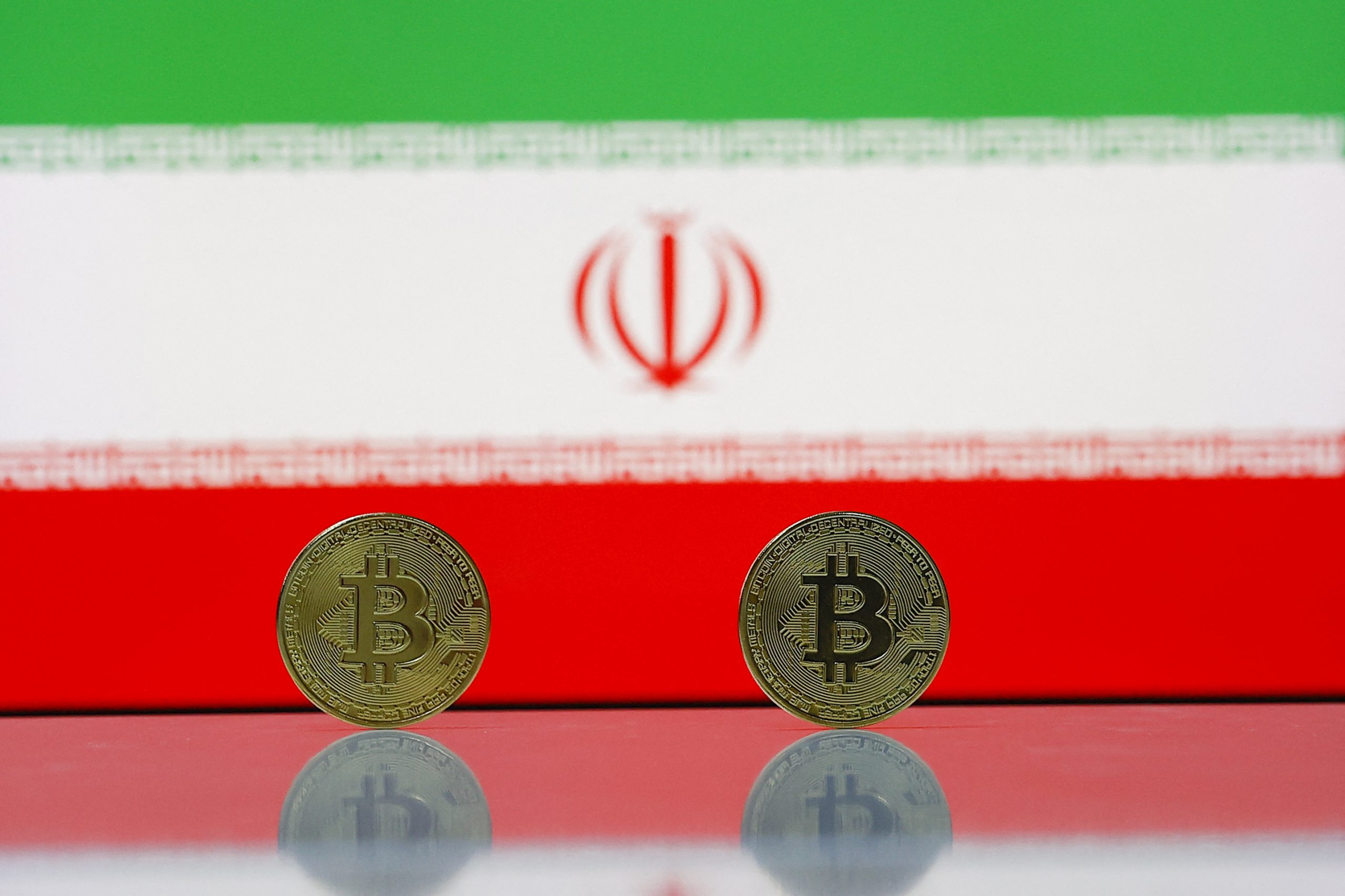 Iranul şi Emiratele Arabe Unite lucrează la îmbunătăţirea relaţiilor diplomatice. Planurile nucleare ale Teheranului prezintă interes pentru statul vecin