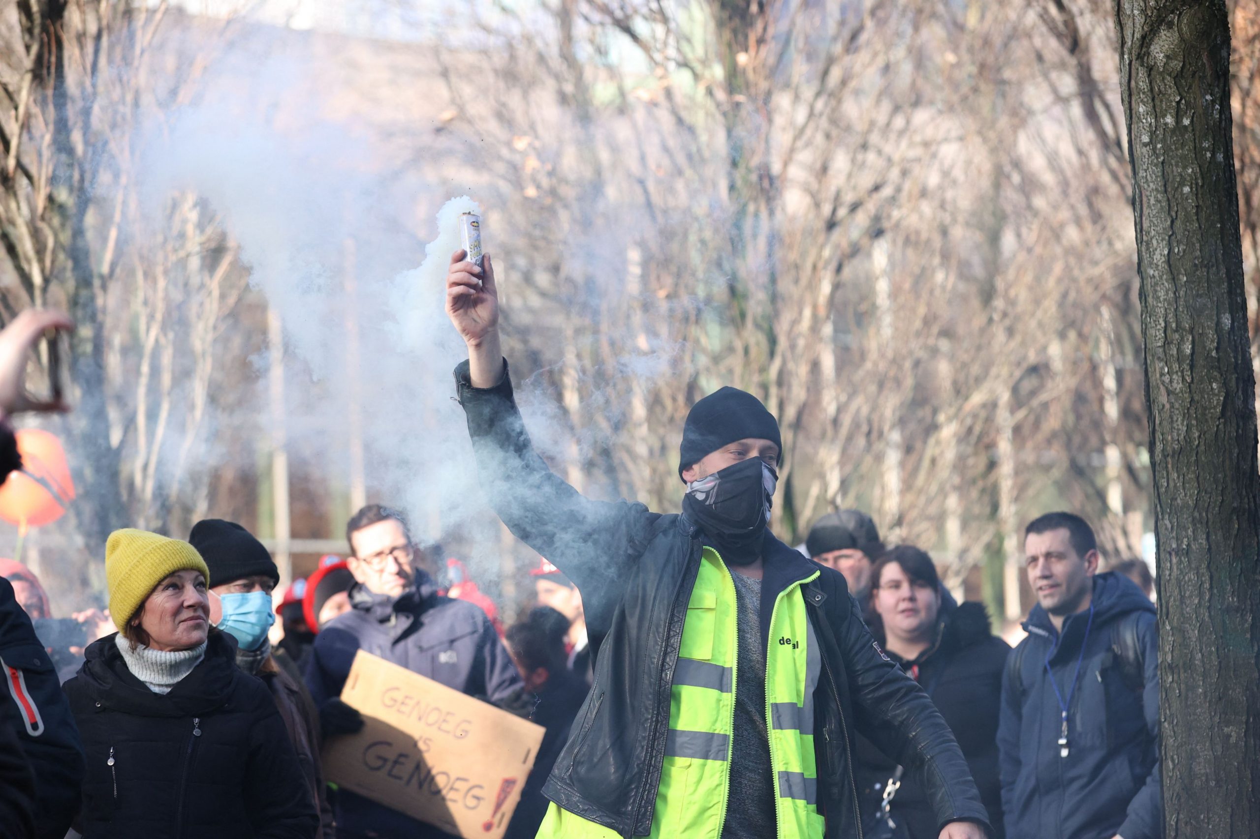 Sute de angajaţi ai unei companii ruseşti din Slatina şi Reşiţa anunţă un protest în faţa Guvernului