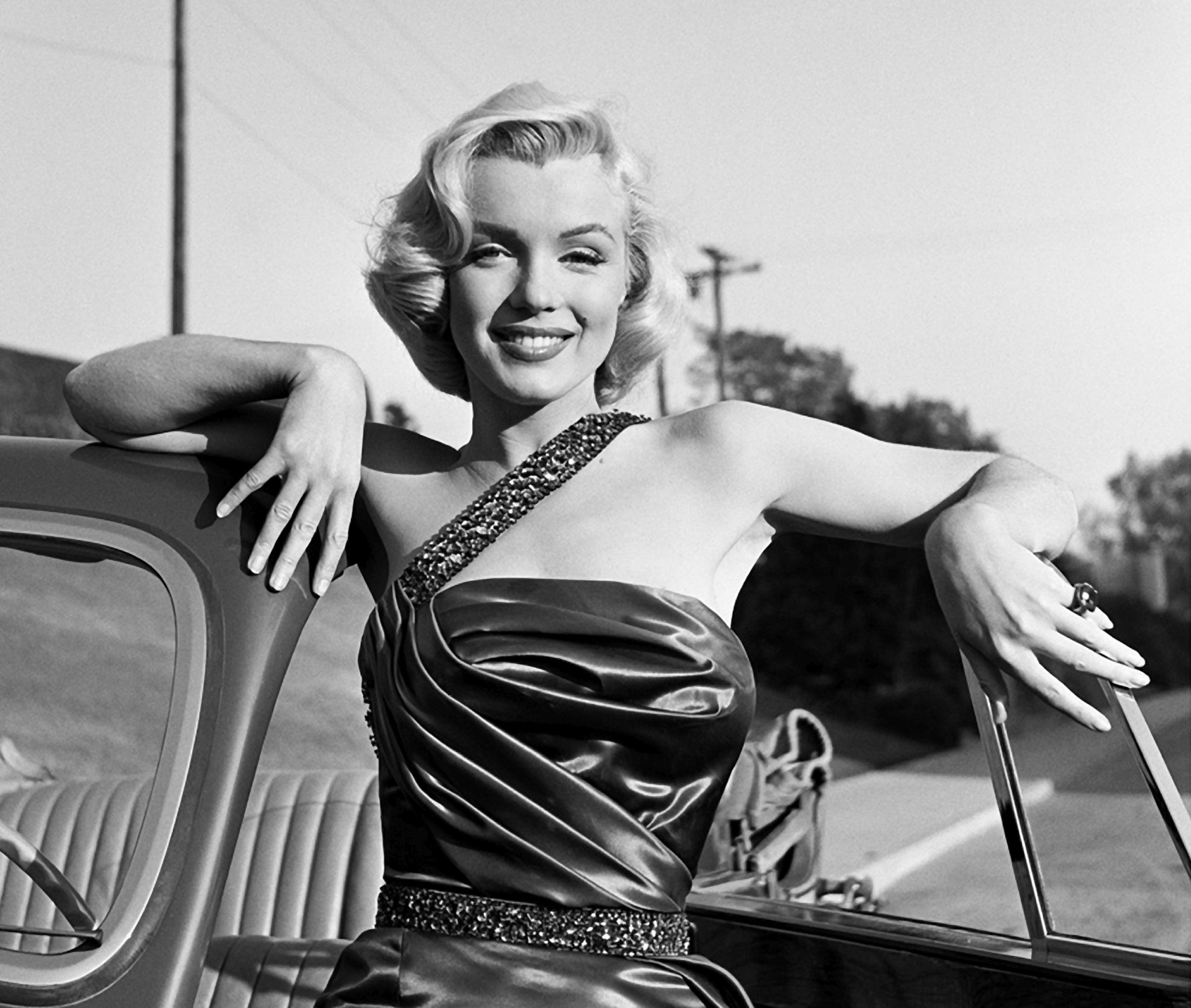 Ziua Internațională a Blondelor. De la Marilyn Monroe și Carole Lombard, până la Grace Kelly și Pamela Anderson