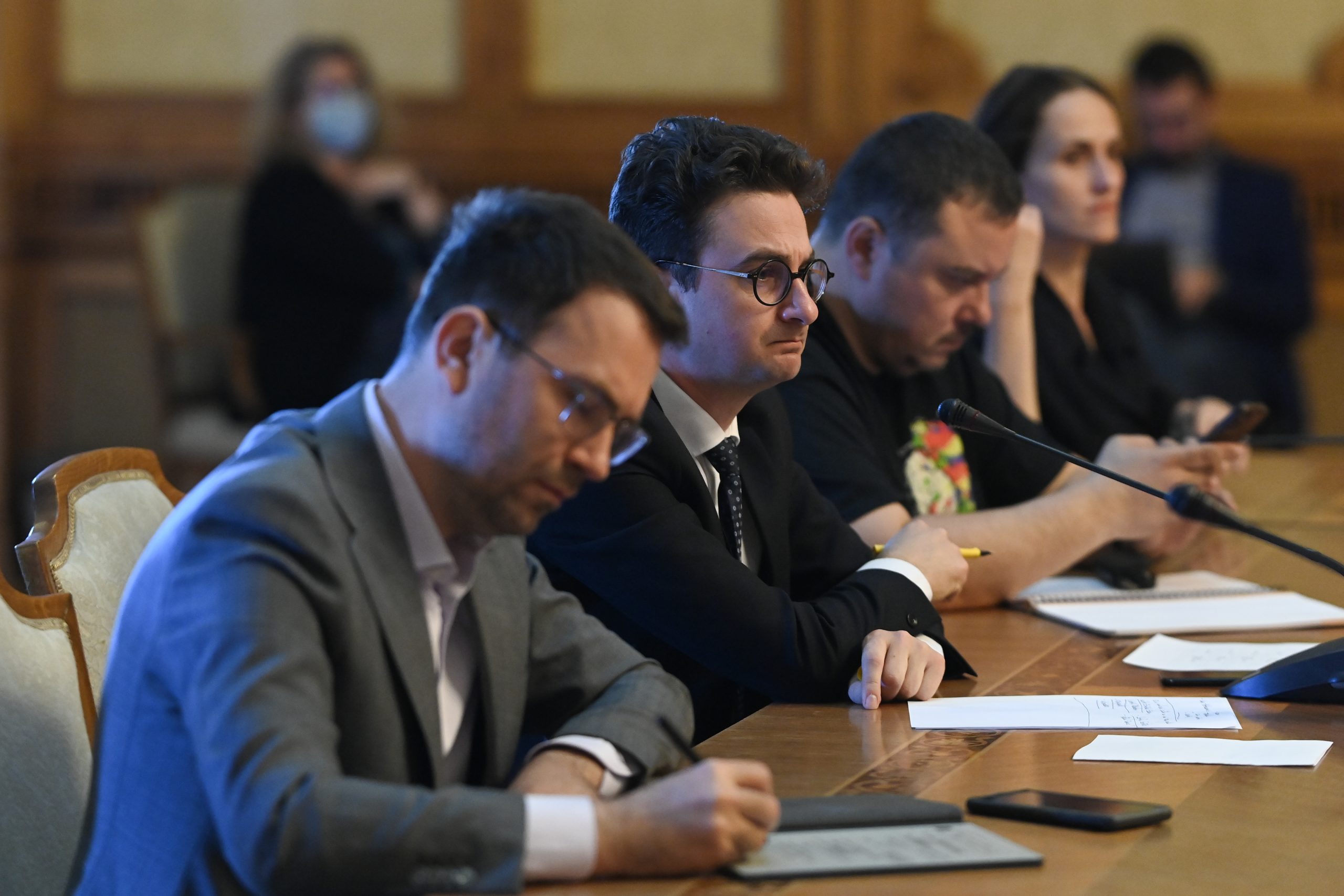 Leafa bugetarilor care lucrează în ministere va crește de la 1 iulie