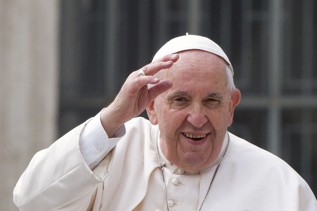 Papa Francisc le va permite femeilor să aibă un cuvânt de spus în numirea episcopilor
