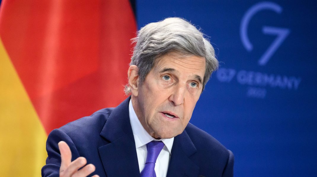 Kerry: Naţiunile nu trebuie să fie prizoniere ale dictatorilor din ţările producătoare de petrol
