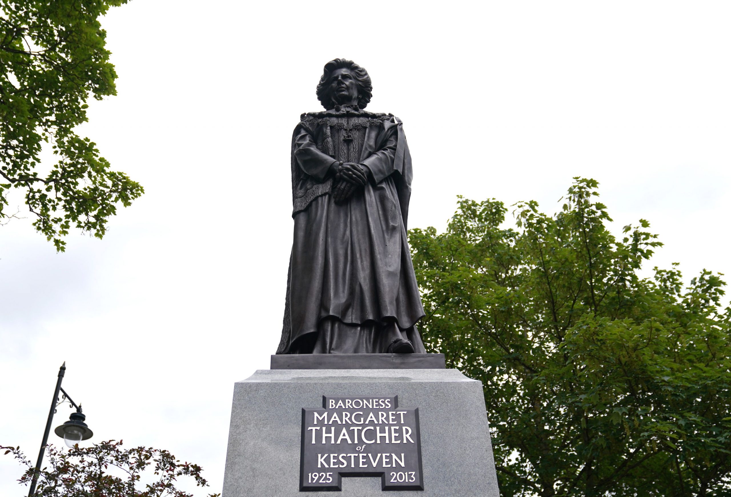 Statuia lui Margaret Thatcher a fost vandalizată pentru a doua oară în două săptămâni