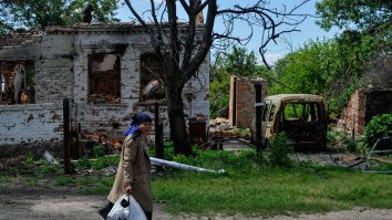 Viața continuă în capitala Ucrainei, chiar dacă fost dată peste cap de războiul lui Putin