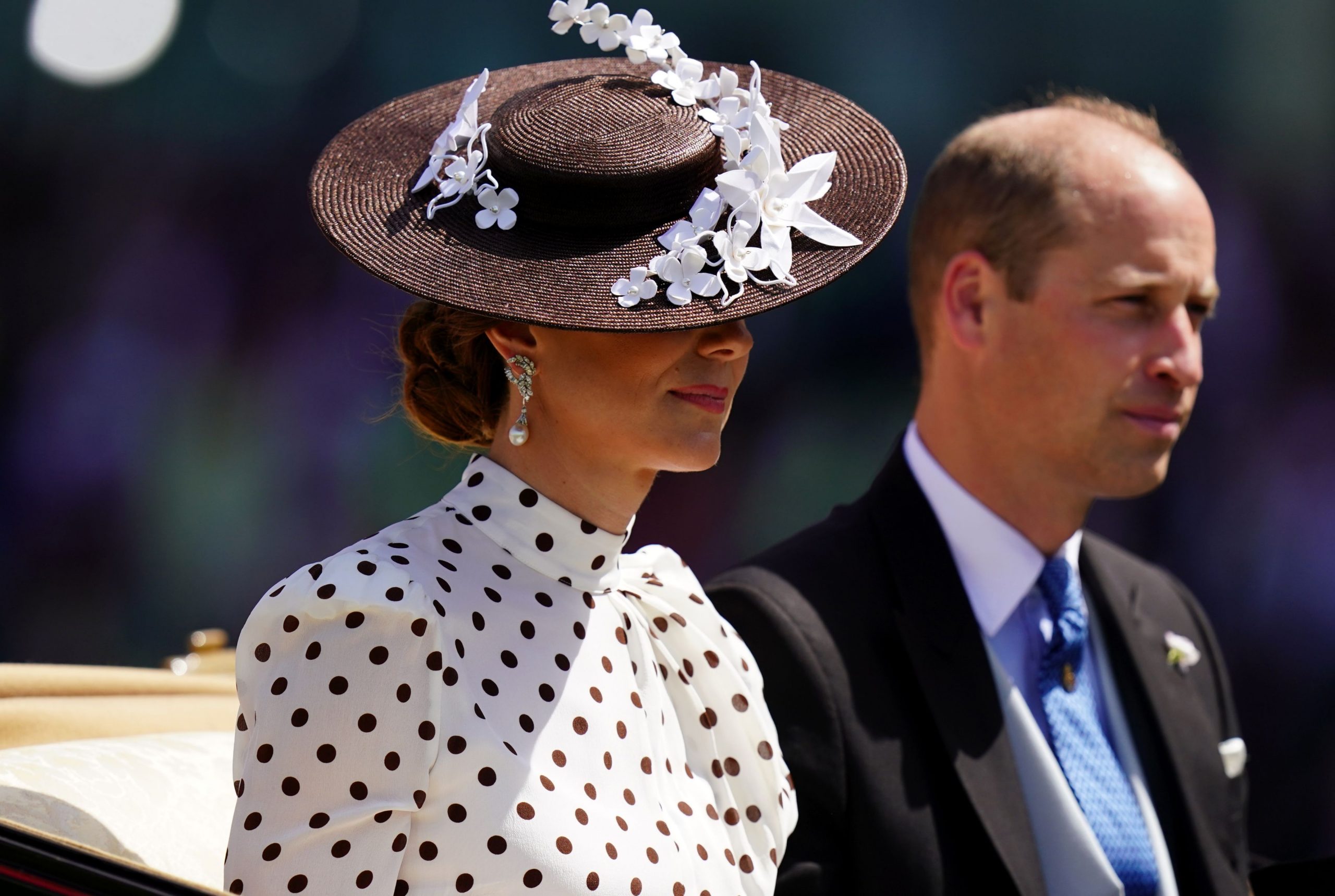 Кэтрин миддлтон последние новости 2024. Kate Middleton attending Royal Ascot. Скачки в Аскоте. Кейт Миддлтон Королевские скачки платье в горошек. Princess of Wales Kate Middleton.