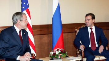 Dmitri Medvedev: „Sancţiunile împotriva Rusiei trebuie ridicate pentru a scădea preţurile globale la alimente”