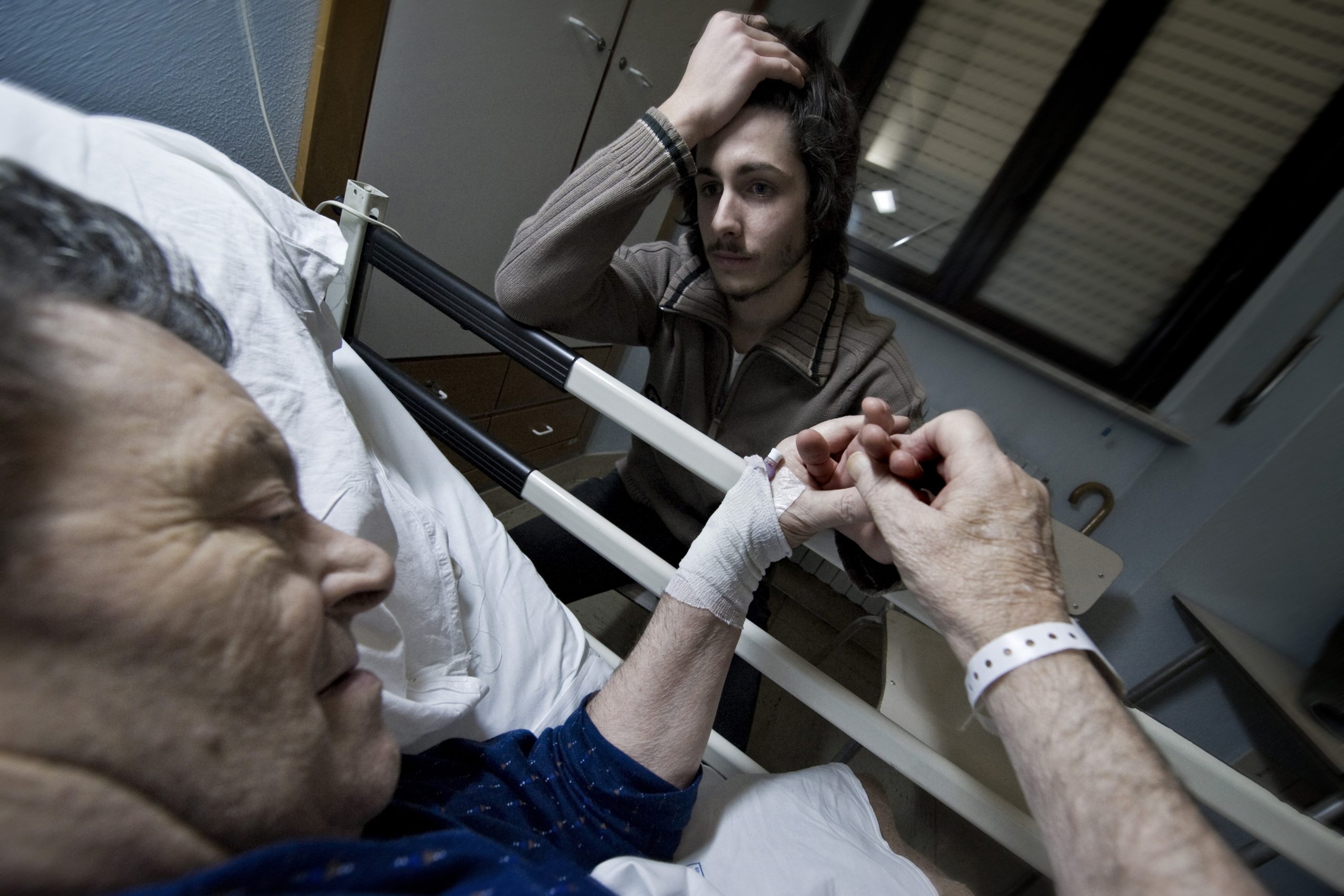 Primele semne de demență apar cu 10 ani înainte. Care este principalul simptom