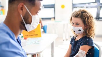 CDC aprobă vaccinurile COVID pentru copiii care au vârsta între șase luni și cinci ani