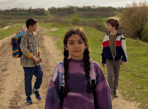 Solidaritate pentru viitor. Clienţii eMAG au donat peste 5.900 de ore de educaţie remedială pentru copiii din programul de combatere a abandonului şcolar „Educaţia nu se opreşte niciodată”
