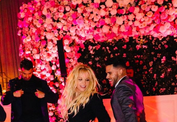 Britney Spears, dans provocator în noaptea nunții. Ținuta cântăreței nu a lăsat loc imaginației