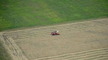 Implementarea noilor tehnologii în fermele din România duce la creșterea producției cu 20-30%