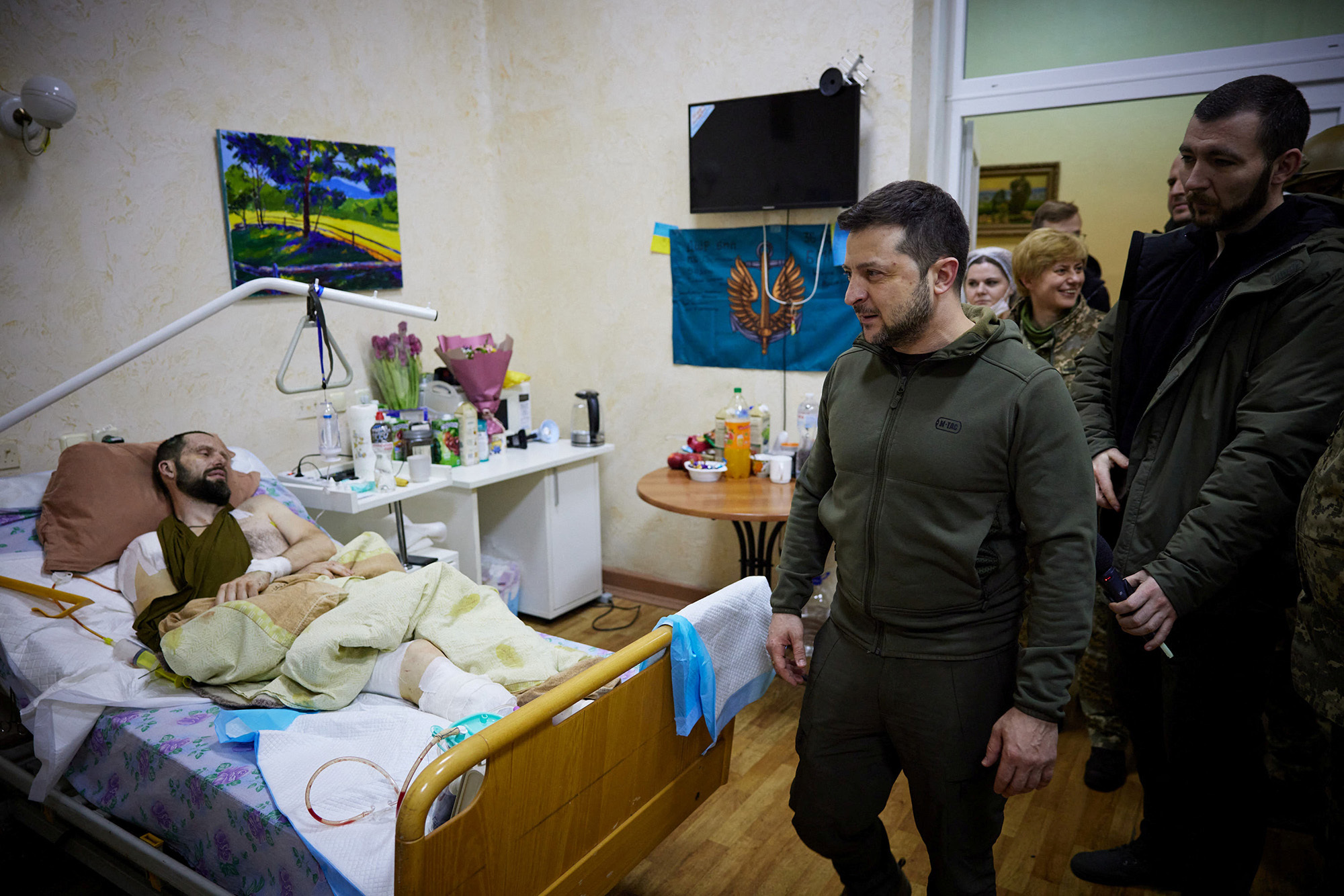 Volodimir Zelenski a premiat personalul unui spital din Odesa