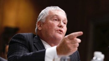 InSecuritate. Adrian Zuckerman, fost ambasador al SUA la București: America ar putea produce suficient petrol si gaze intr-un mod mult mai ecologic si curat decat Rusia