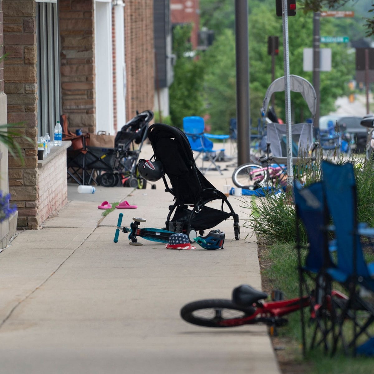 Părinții unui copil de doi ani au fost uciși în atacul de Ziua Independenței