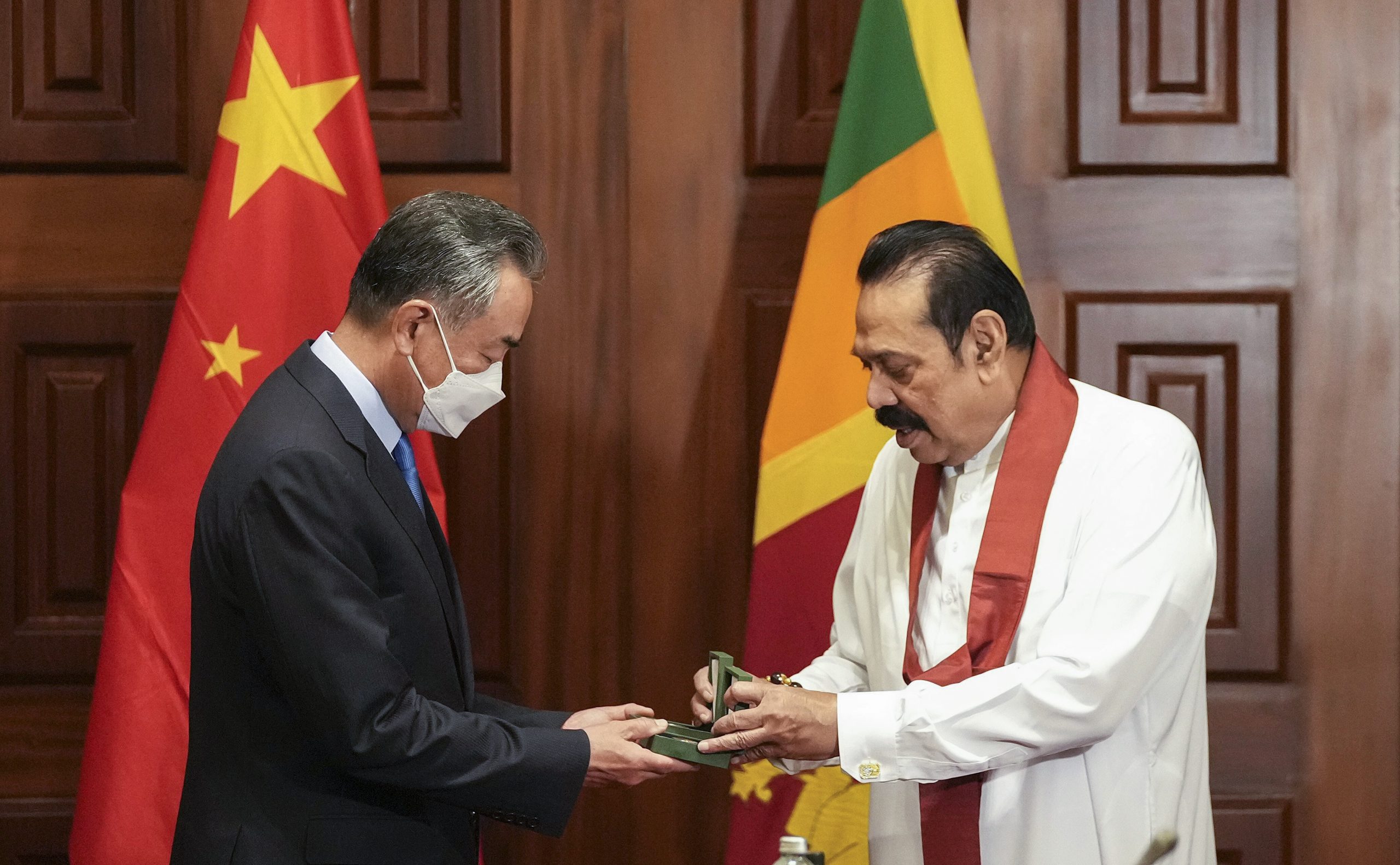 Fostul preşedinte Gotabaya Rajapaksa din Sri Lanka a fugit din ţară cu un avion militar