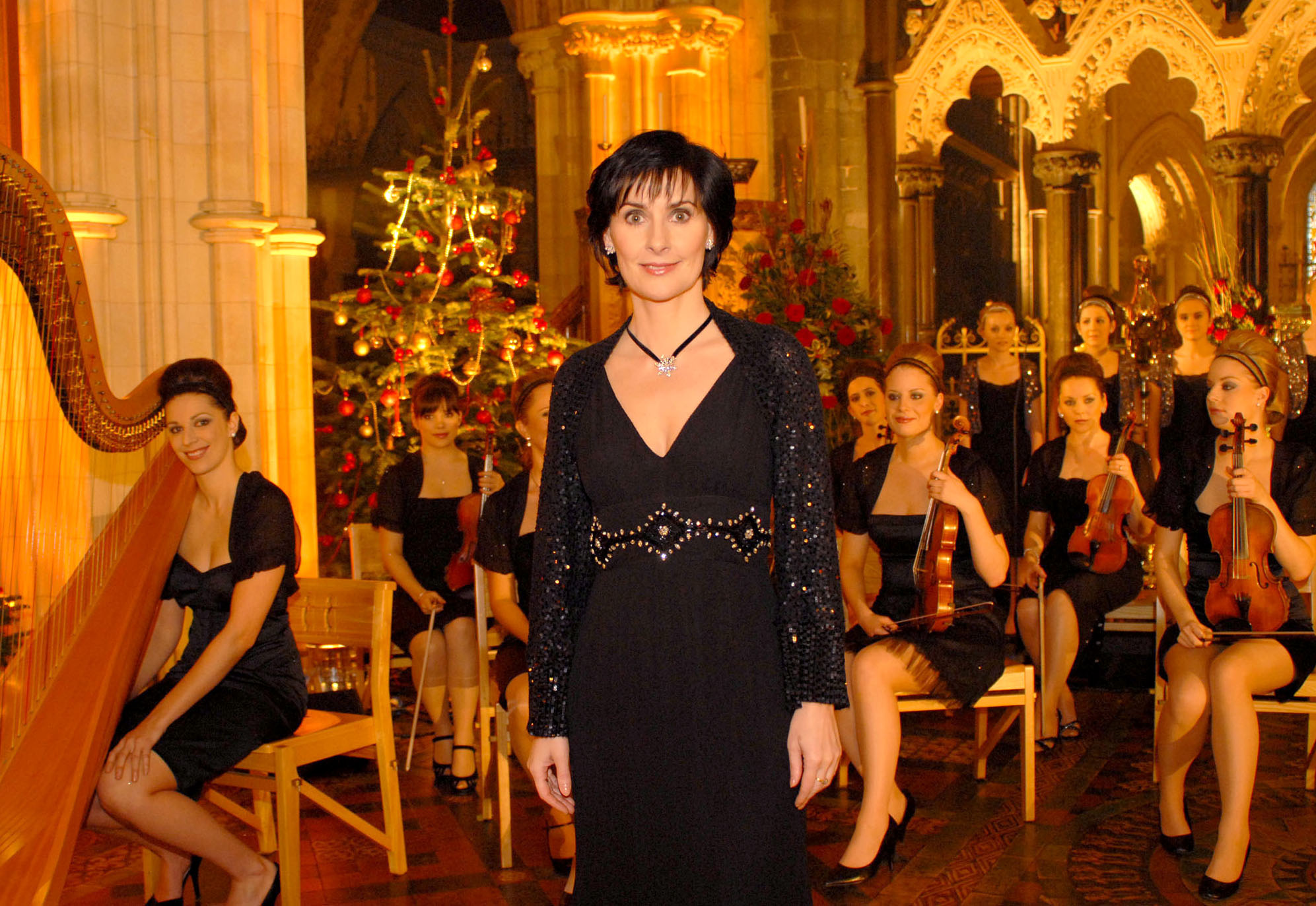 Drumul chinuitor care a dus-o pe cântăreața Enya să se izoleze într-un castel din Irlanda