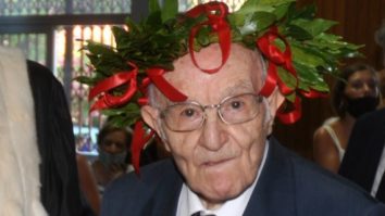 Don Giuseppe, cel mai bătrân student din Italia, e din nou absolvent la vârsta de 98 de ani