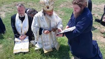 Teodosie a zis să plouă, Dumnezeu a ascultat. Reacții lanț pe pagina de Facebook a Arhiepiscopiei Tomisului