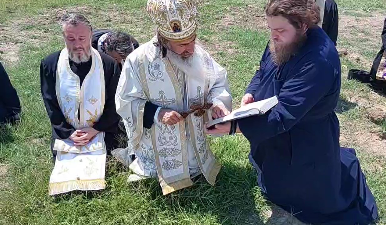 Teodosie a zis să plouă, Dumnezeu a ascultat. Reacții lanț pe pagina de Facebook a Arhiepiscopiei Tomisului